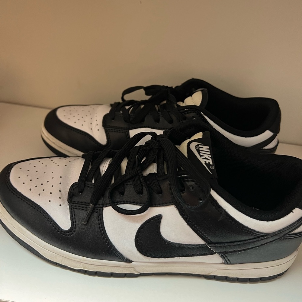 Nike Panda Low Dunk Sneakers